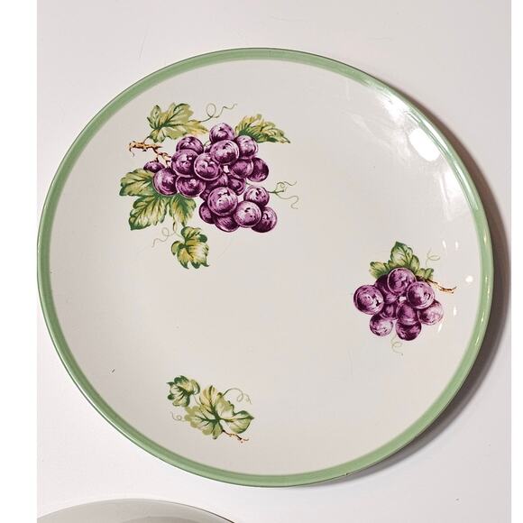 1940s Bohemia Porcelain Fruit Colander Painted Grapes Made in Czechoslovakia - Picture 4 of 9